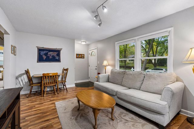 180 Westchester Drive, West Saint Paul, MN 55118