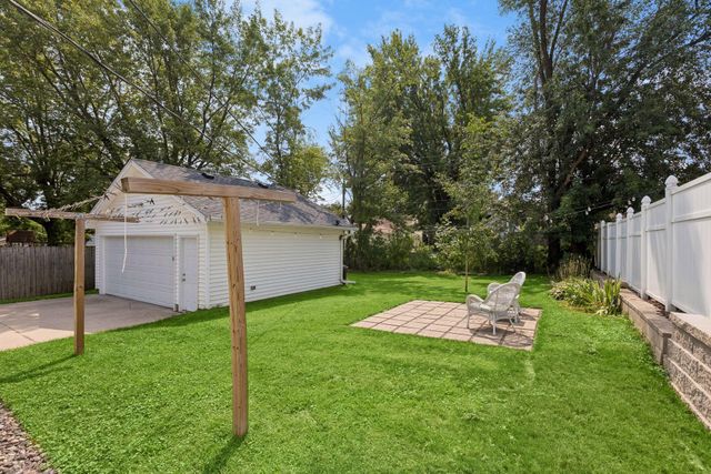 180 Westchester Drive, West Saint Paul, MN 55118