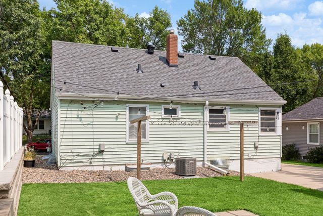 180 Westchester Drive, West Saint Paul, MN 55118