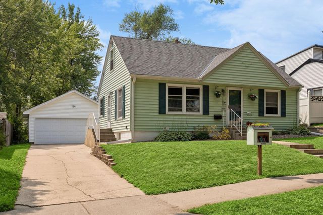 180 Westchester Drive, West Saint Paul, MN 55118