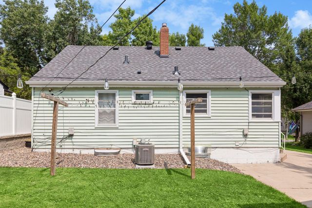 180 Westchester Drive, West Saint Paul, MN 55118