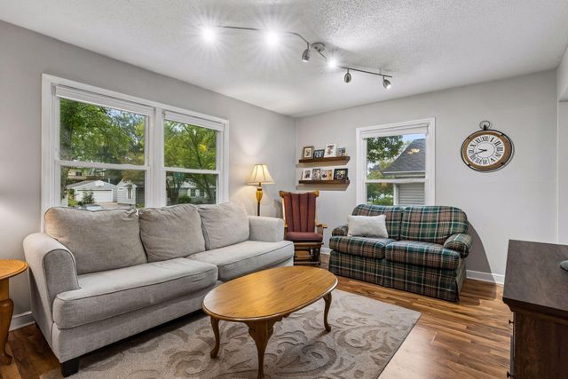 180 Westchester Drive, West Saint Paul, MN 55118