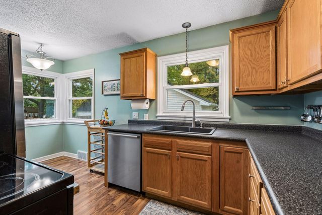 180 Westchester Drive, West Saint Paul, MN 55118