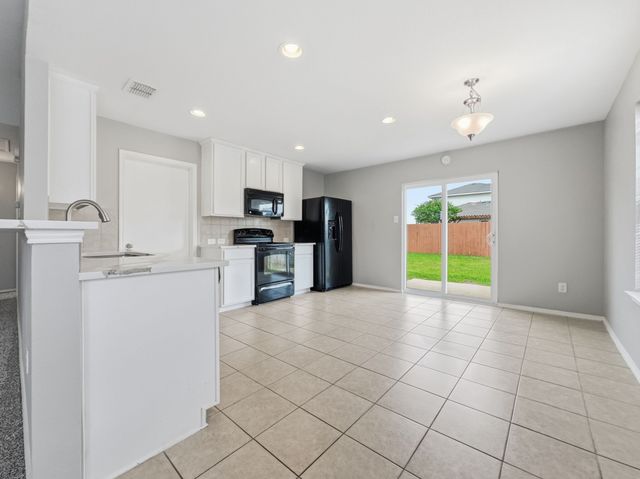 1405 Eagles Nest Trail, Krum, TX 76249