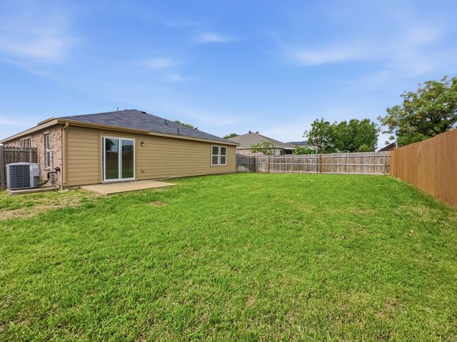 1405 Eagles Nest Trail, Krum, TX 76249