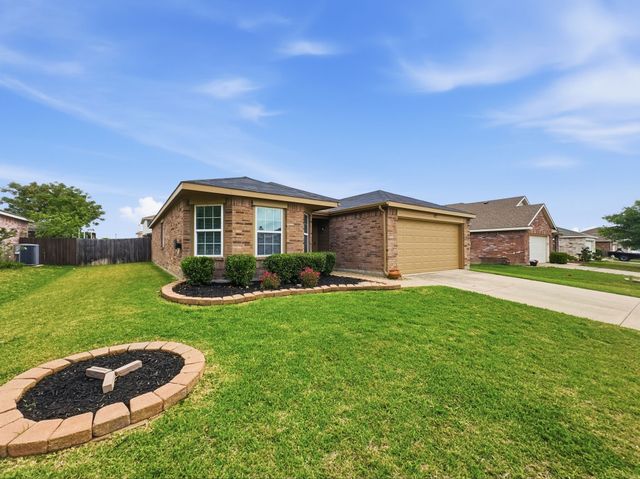 1405 Eagles Nest Trail, Krum, TX 76249