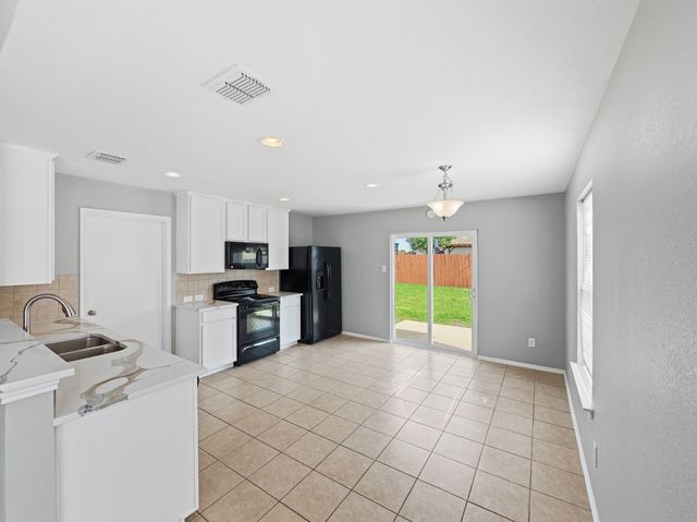 1405 Eagles Nest Trail, Krum, TX 76249