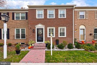 7957 HIDDEN BRIDGE DR, Springfield, VA 22153