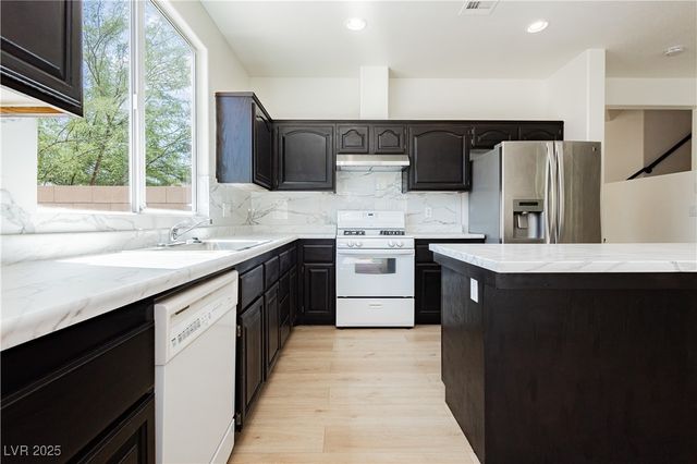 8224 Cassis Court, Las Vegas, NV 89117