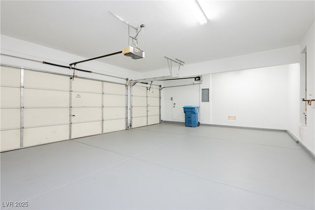 8224 Cassis Court, Las Vegas, NV 89117