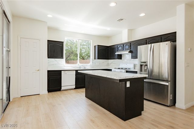 8224 Cassis Court, Las Vegas, NV 89117