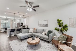 18803 Hogan CIR 14, Point Venture, TX 78645