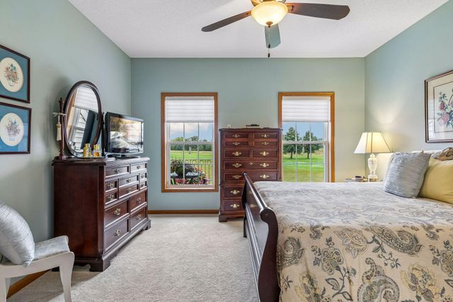 516 Holly Lane N, Oakdale, MN 55128