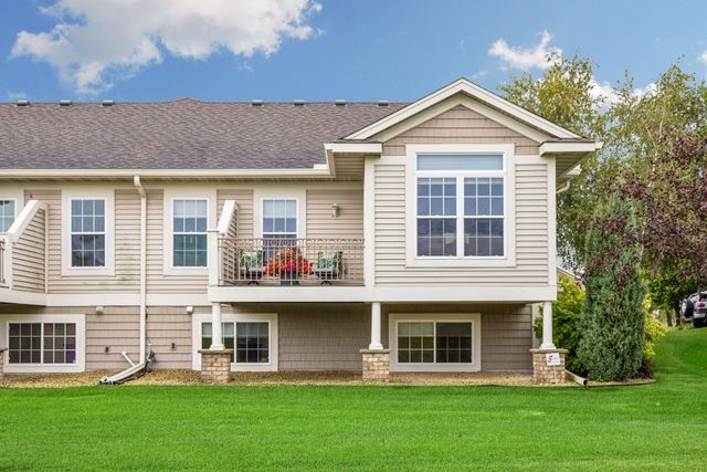 516 Holly Lane N, Oakdale, MN 55128