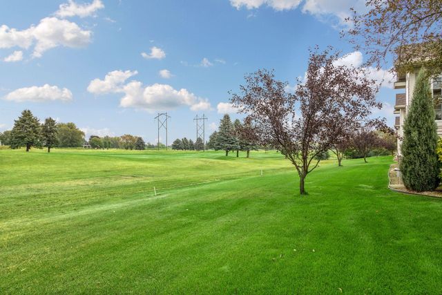 516 Holly Lane N, Oakdale, MN 55128