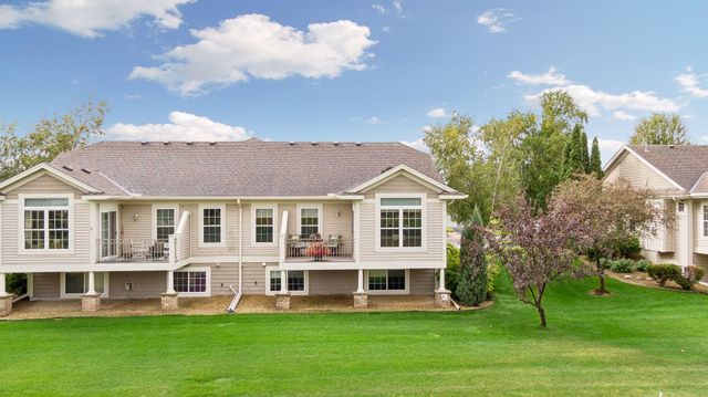 516 Holly Lane N, Oakdale, MN 55128