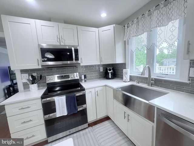 501 STANFORD RD, Fairless Hills, PA 19030