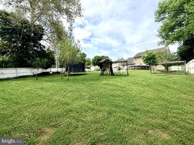 501 STANFORD RD, Fairless Hills, PA 19030