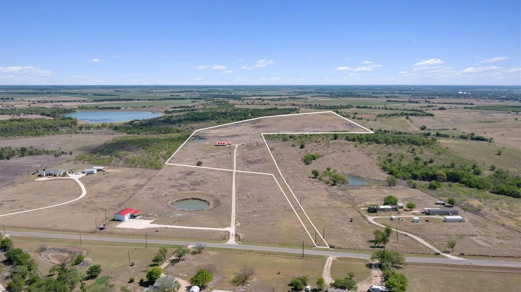 1167 County Road 427, Thrall, TX 76578