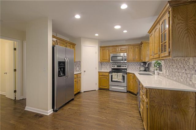 1500 Amesbury Avenue, Liberty, MO 64068