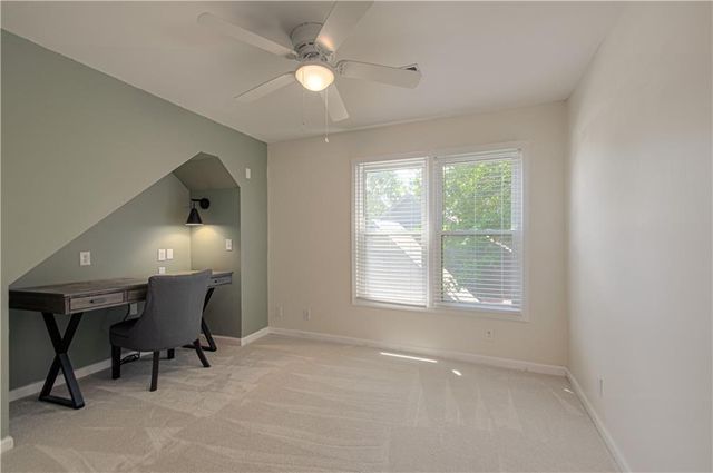1500 Amesbury Avenue, Liberty, MO 64068