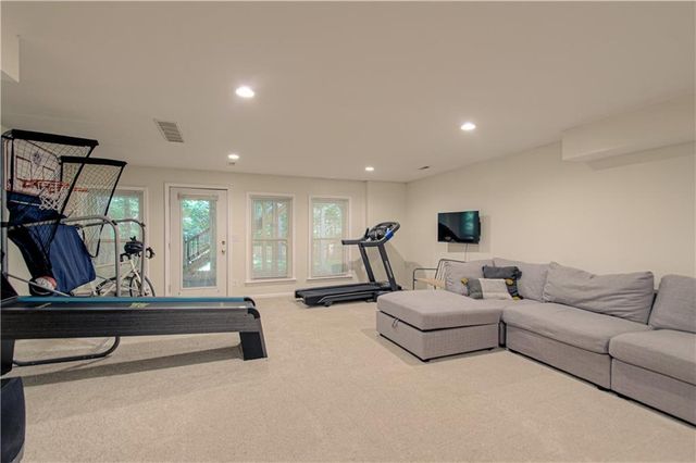 1500 Amesbury Avenue, Liberty, MO 64068