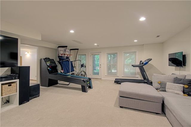 1500 Amesbury Avenue, Liberty, MO 64068