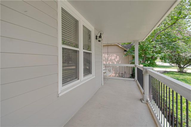 1500 Amesbury Avenue, Liberty, MO 64068