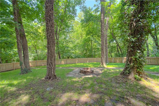 1500 Amesbury Avenue, Liberty, MO 64068