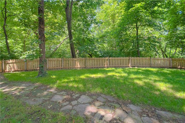 1500 Amesbury Avenue, Liberty, MO 64068