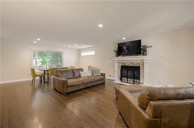 1500 Amesbury Avenue, Liberty, MO 64068