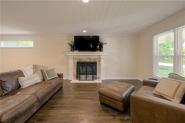 1500 Amesbury Avenue, Liberty, MO 64068