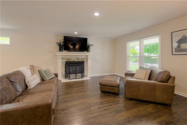 1500 Amesbury Avenue, Liberty, MO 64068