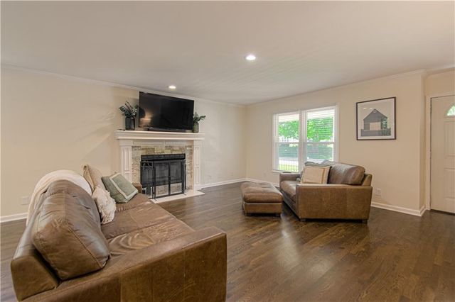 1500 Amesbury Avenue, Liberty, MO 64068