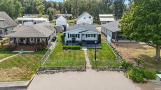 7805 S 140 E, Wolcottville, IN 46795