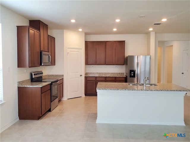 518 Deer Crest Drive, New Braunfels, TX 78130
