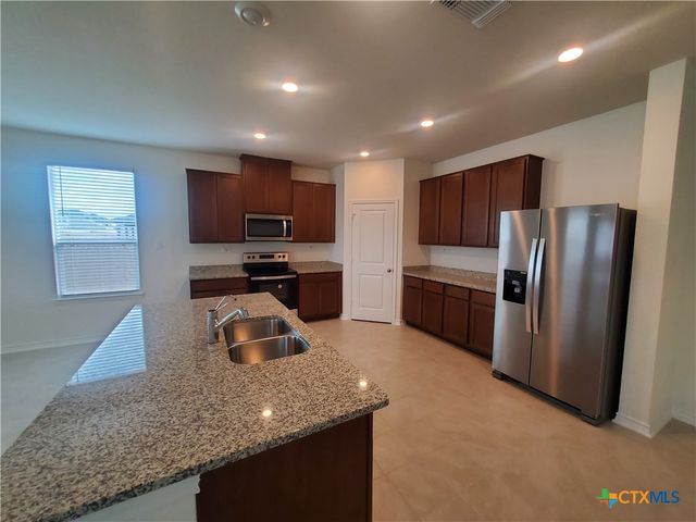 518 Deer Crest Drive, New Braunfels, TX 78130