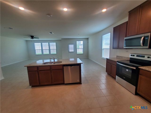 518 Deer Crest Drive, New Braunfels, TX 78130