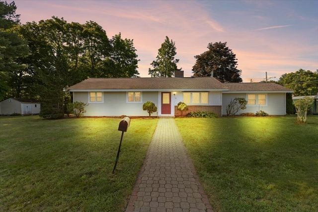 73 Oak Ridge Dr W, Brockton, MA 02301