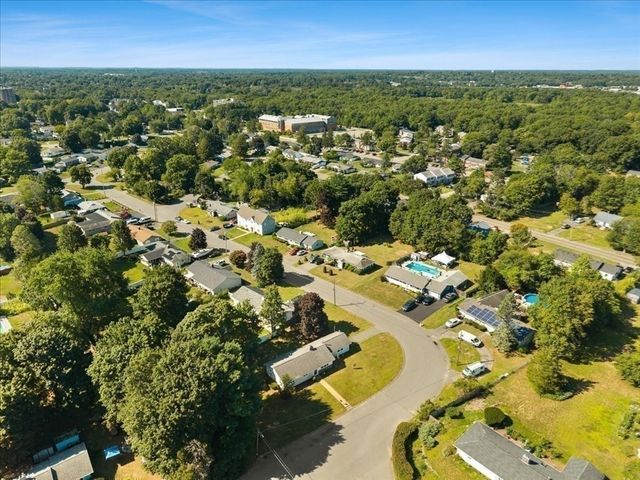 73 Oak Ridge Dr W, Brockton, MA 02301
