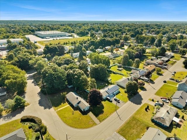 73 Oak Ridge Dr W, Brockton, MA 02301