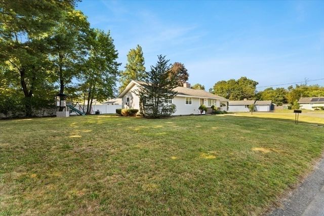 73 Oak Ridge Dr W, Brockton, MA 02301