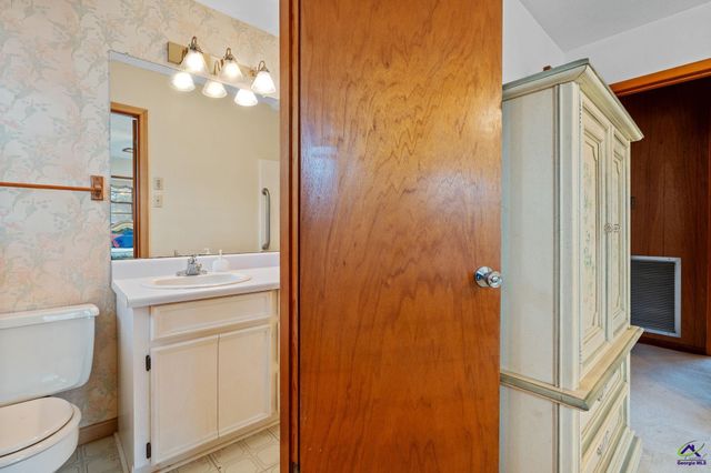 104 Lakeside Drive, Warner Robins, GA 31088