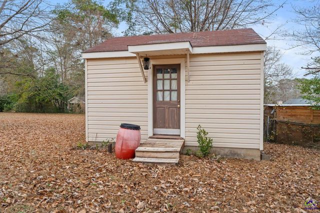 104 Lakeside Drive, Warner Robins, GA 31088