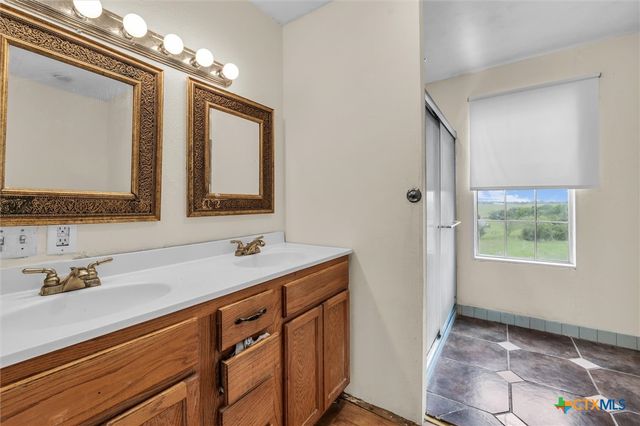 12912 Spring Valley Road, Moody, TX 76557