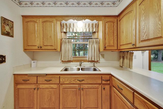 16035 Luella DRIVE, Brookfield, WI 53005