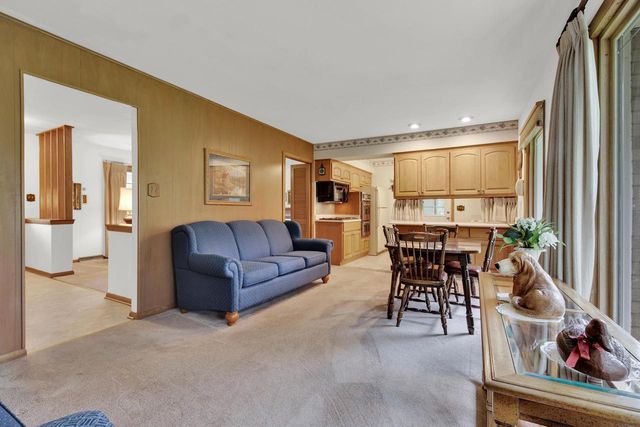 16035 Luella DRIVE, Brookfield, WI 53005