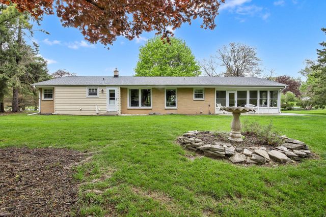16035 Luella DRIVE, Brookfield, WI 53005