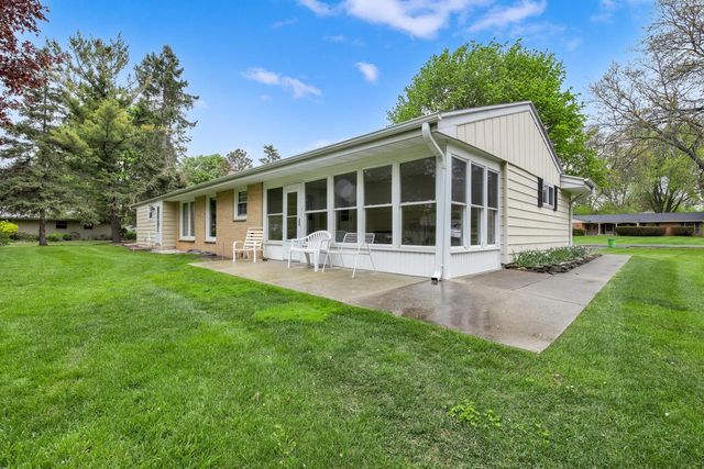 16035 Luella DRIVE, Brookfield, WI 53005