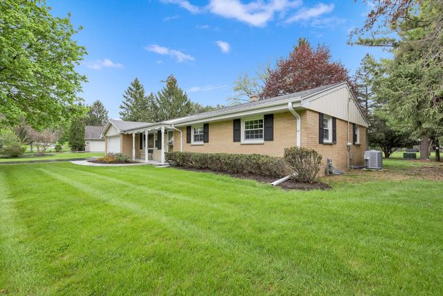 16035 Luella DRIVE, Brookfield, WI 53005
